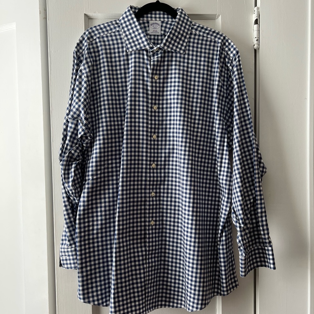 Brooks Brothers Men’s Slim Fit Buttondown